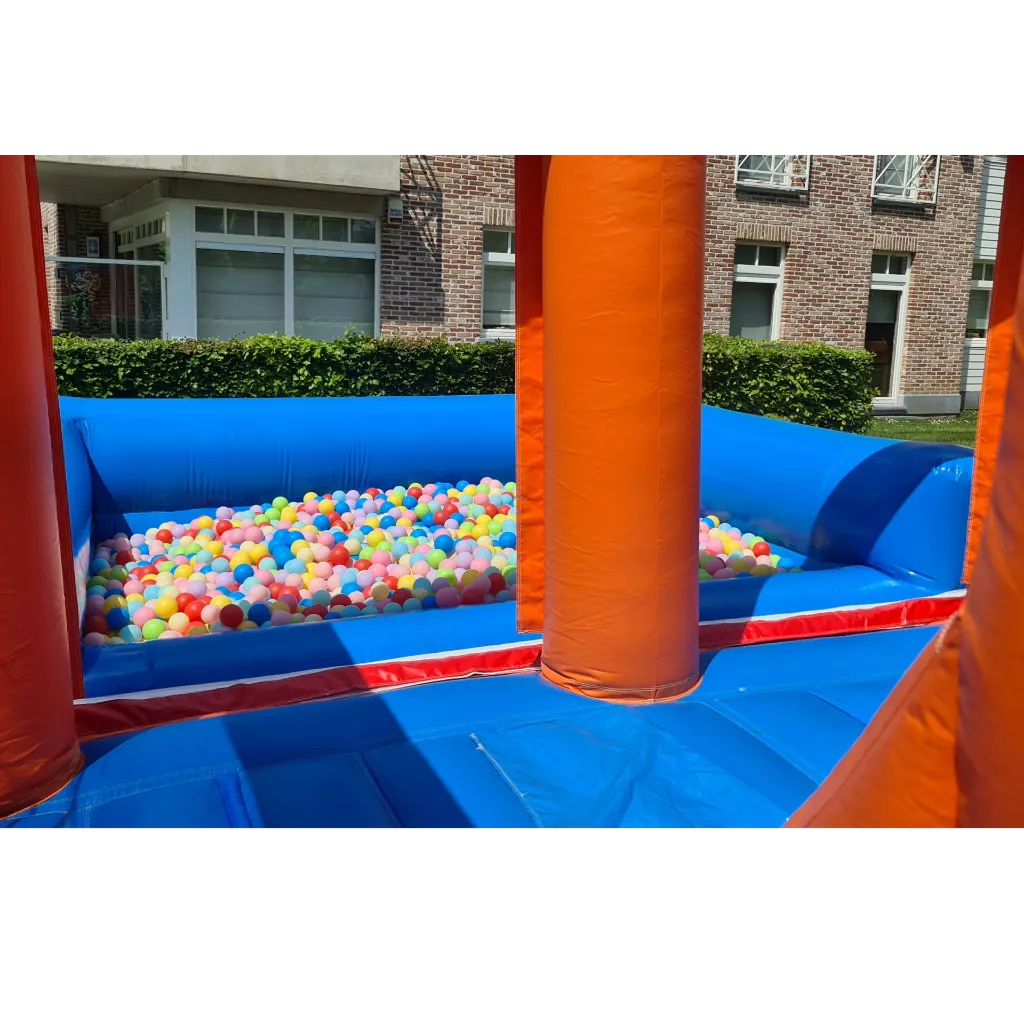 ballenbad in springkasteel.webp