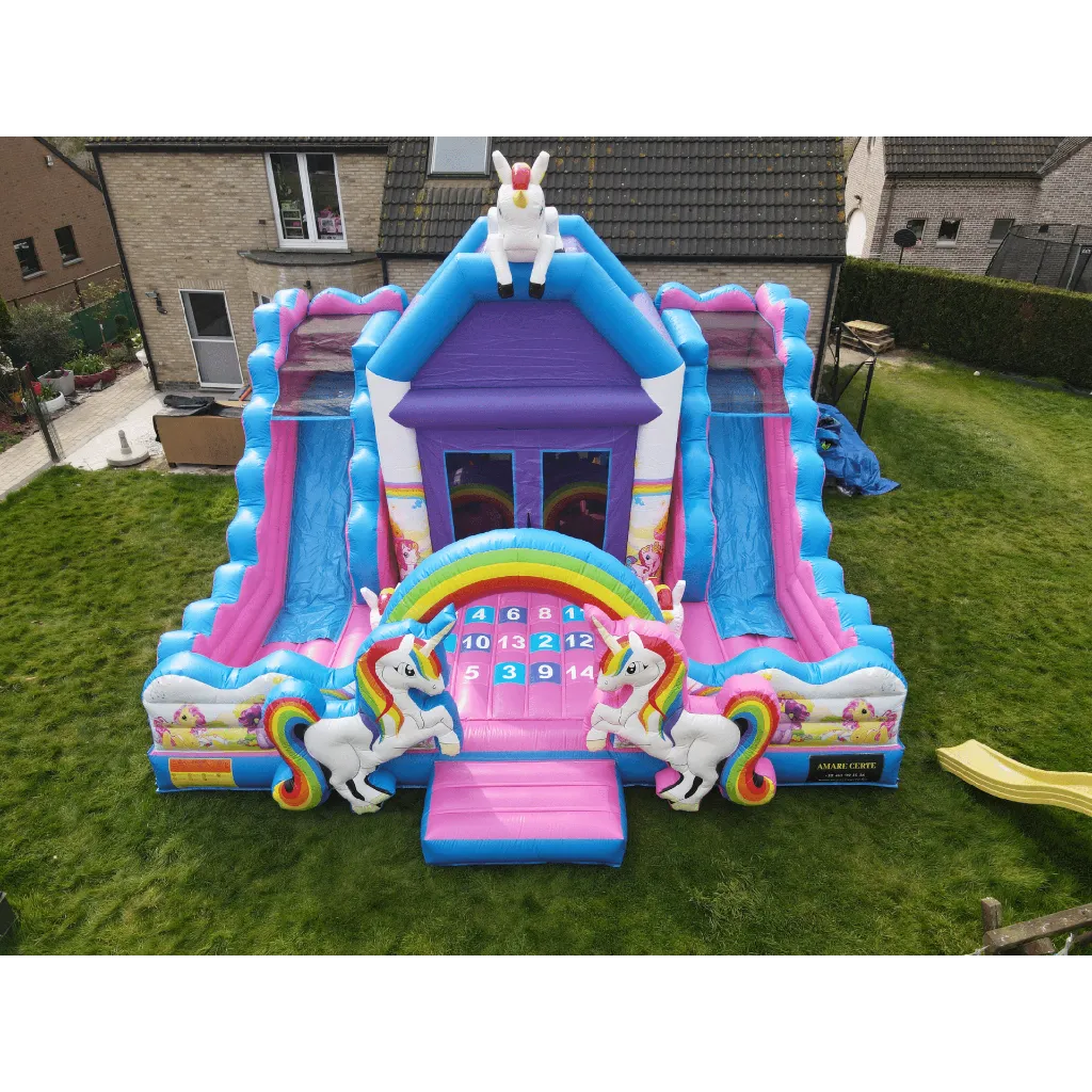 Bovenaanzicht eenhoorn springksateel.webp