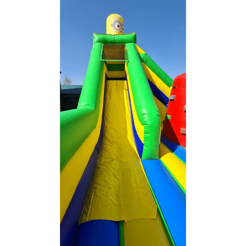 Springkasteel met glijbaan.webp