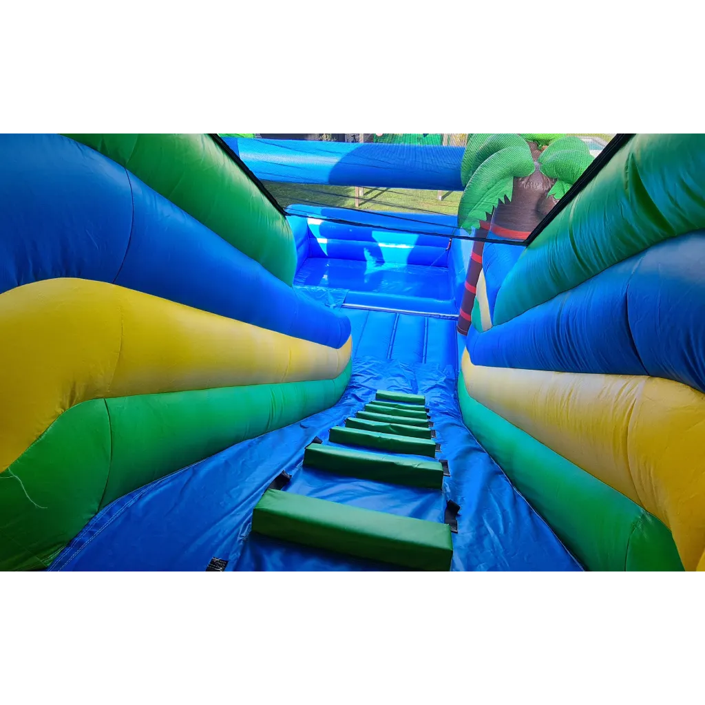 Klimladder waterglijbaan met zwembad.webp