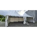 Pagode tent op verharde grond.webp