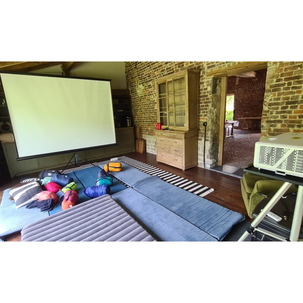 thuisbioscoop huren.webp