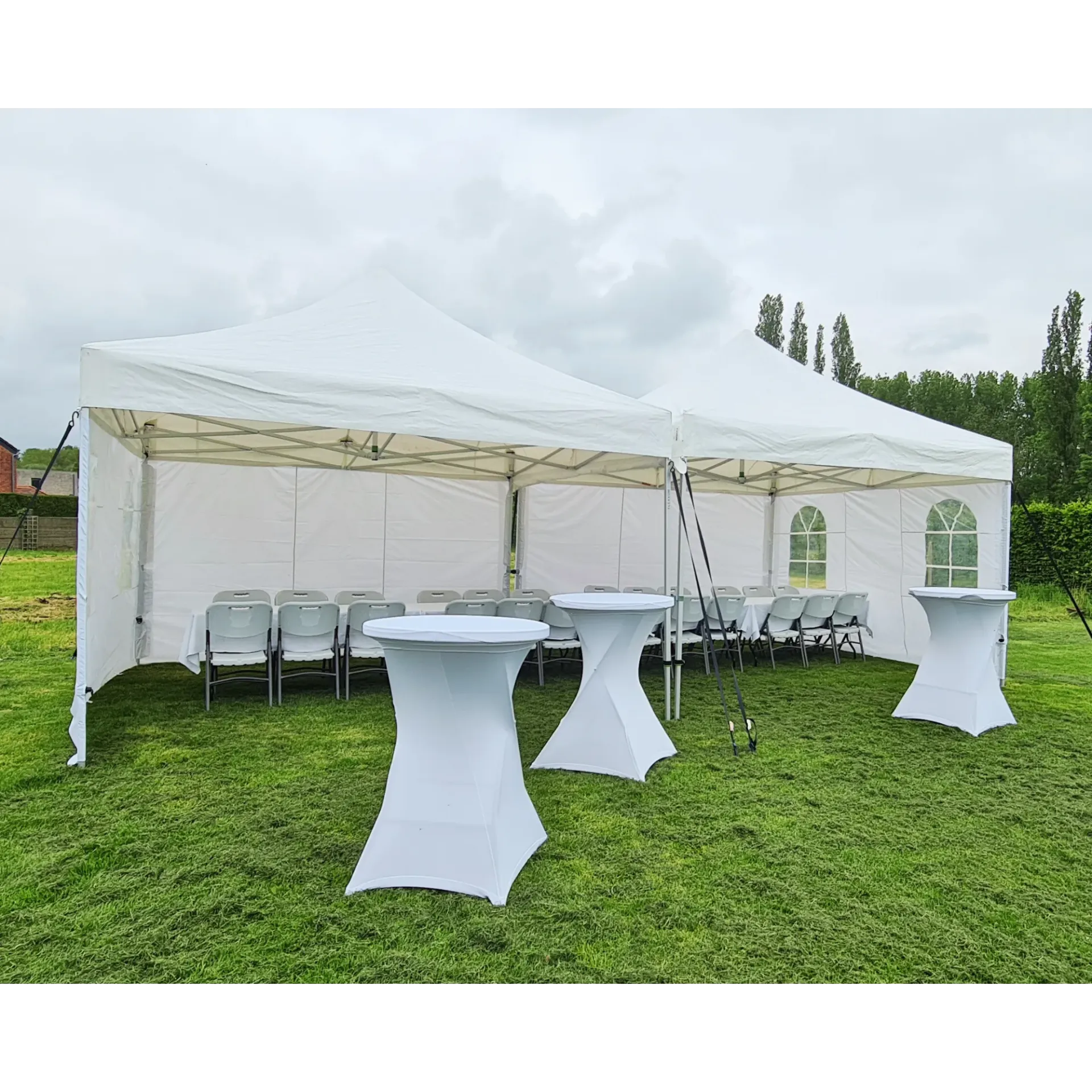 Feestpakket voor 24 personen met vouwtent