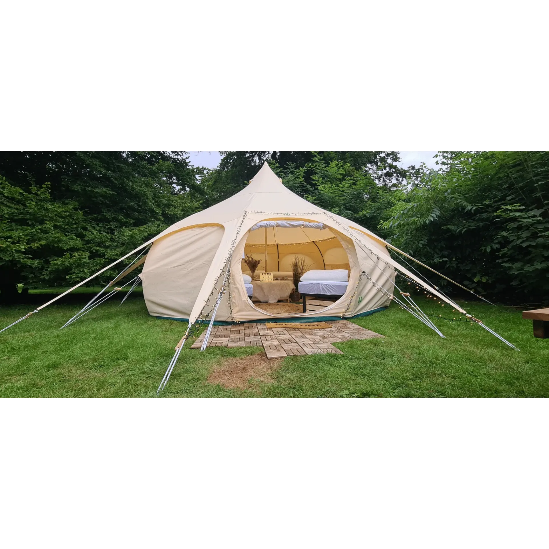 Ingerichte glamping tent