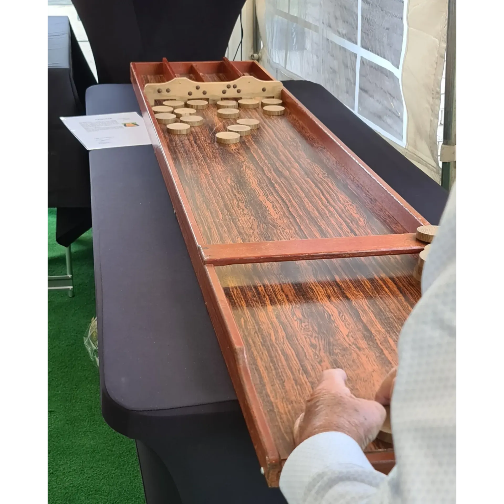 Sjoelbak – klassiek precisiespel met schijven en punten