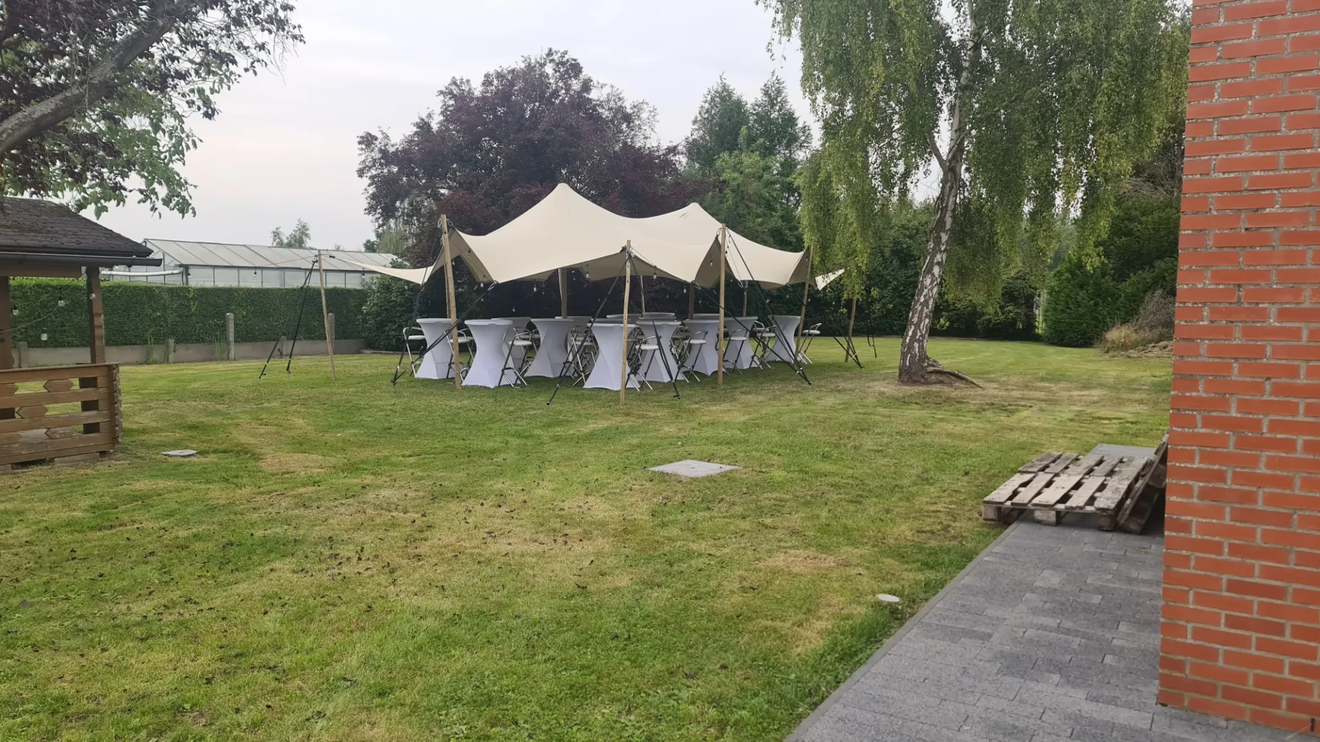 Stretchtent 6,5 × 10 meter huren – stijlvol & ruim